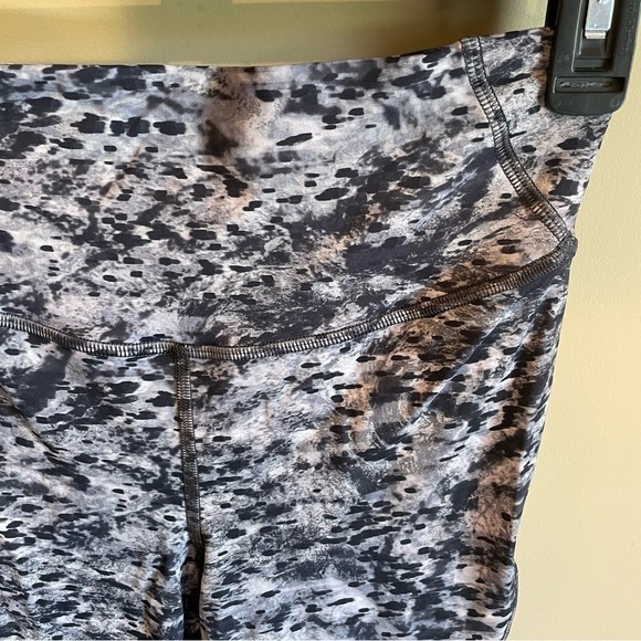 Lululemon Base Pace HR Tight Size 4 - Picture 4 of 9